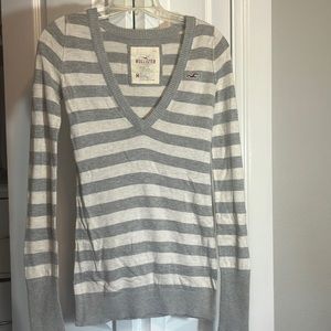 Hollister V neck sweater